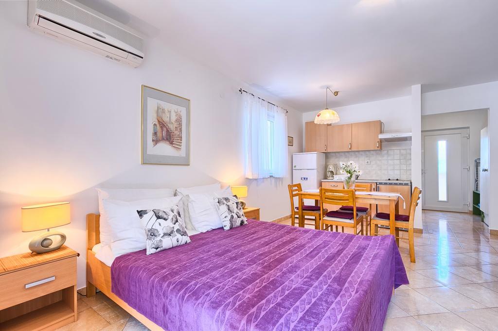 Franulovic Apartments Premantura Dış mekan fotoğraf
