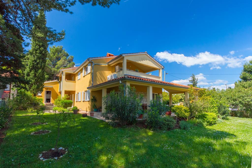 Franulovic Apartments Premantura Dış mekan fotoğraf
